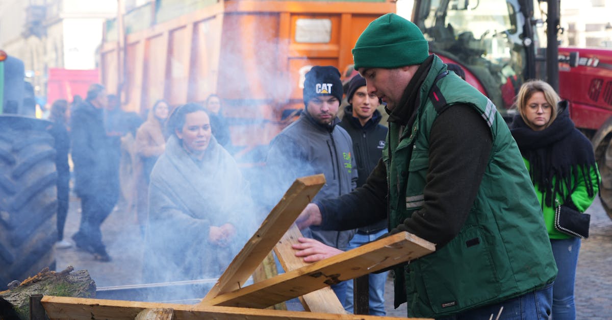 découvrez les enjeux des manifestations agricoles en france, leurs causes profondes, les revendications des agriculteurs et l'impact sur la société. analyse des mobilisations pour un avenir agricole durable.