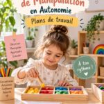 Un enfant en train de manipuler des matériaux colorés lors d'un atelier créatif
