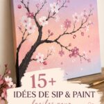 Femme souriante peignant pendant une soirée sip and paint à la maison