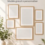 Une galerie murale décorée avec des cadres variés et des œuvres d'art originales.